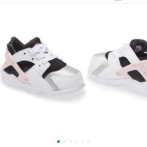 Nike baby huarache Like new size 4